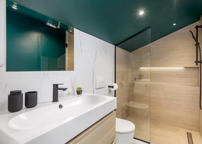 Pearl, Center 아파트