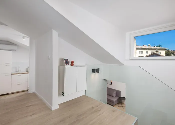 Pearl, Center 아파트