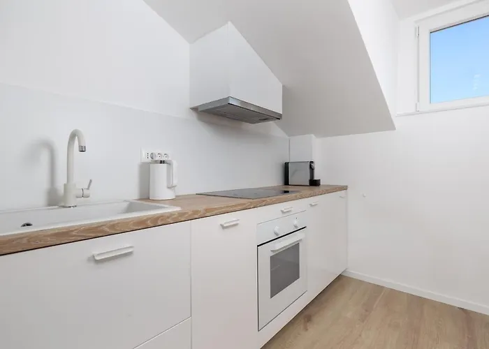 Pearl, Center شقة